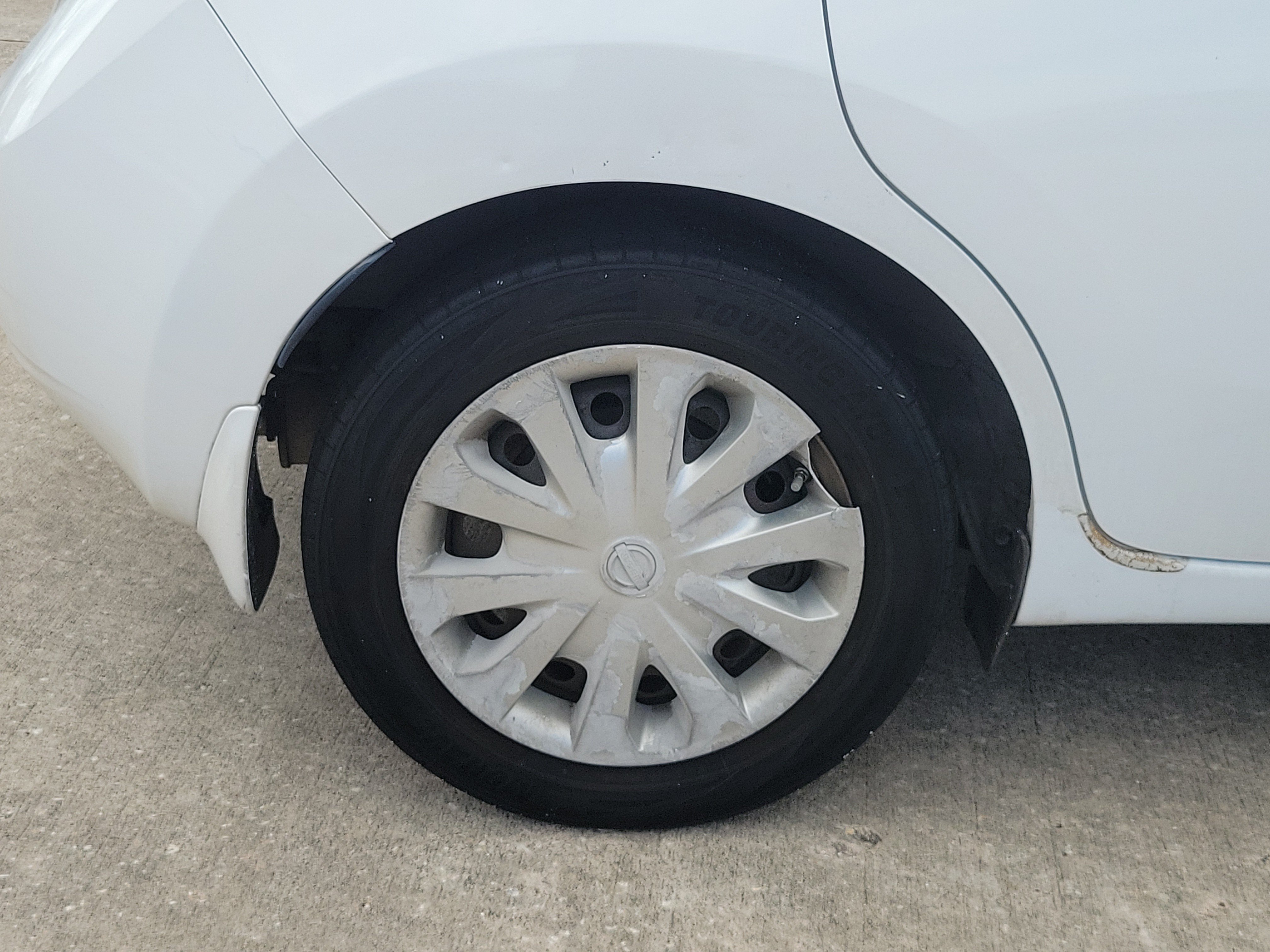 Used 2016 Nissan Versa Note SV FWD image 6