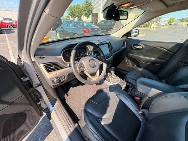 Used 2016 Jeep Cherokee Limited AWD/4WD image 9