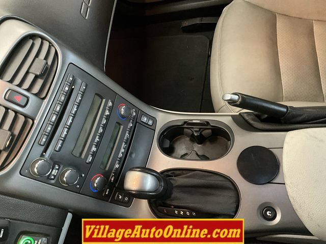 Used 2007 Chevrolet Corvette Coupe w/ Preferred Equipment Group RWD image 18