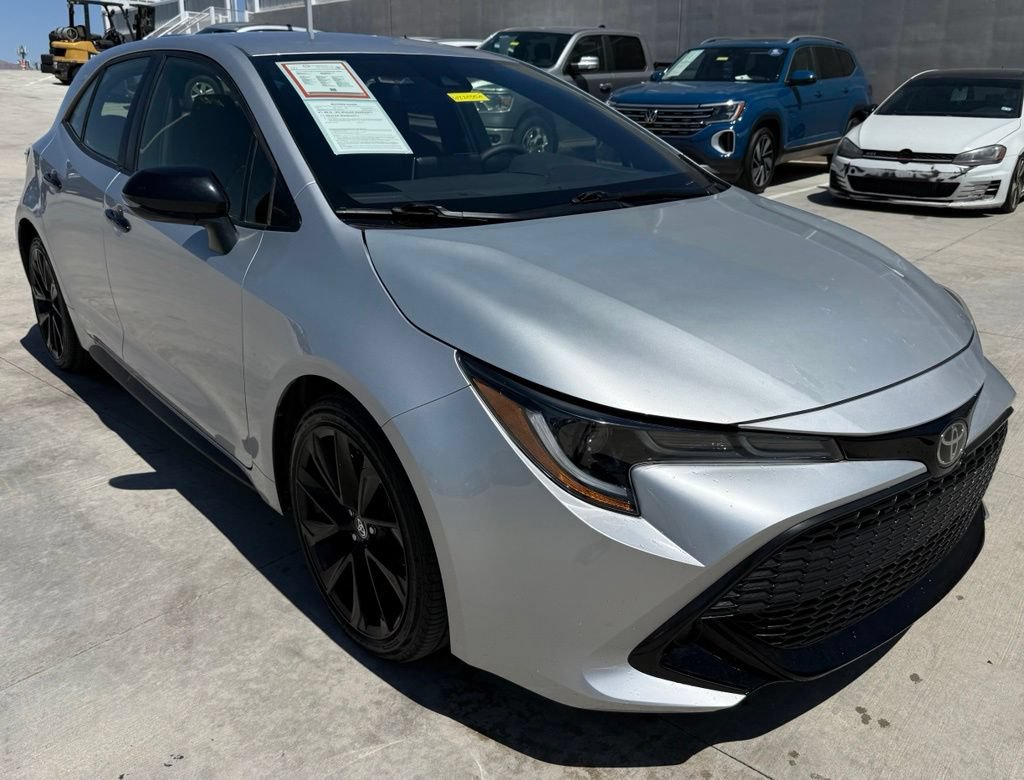 Used 2022 Toyota Corolla SE FWD image 2