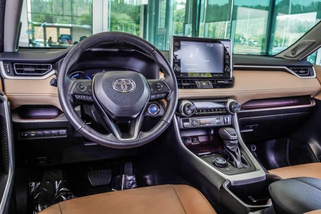 Used 2022 Toyota RAV4 Limited AWD/4WD image 15