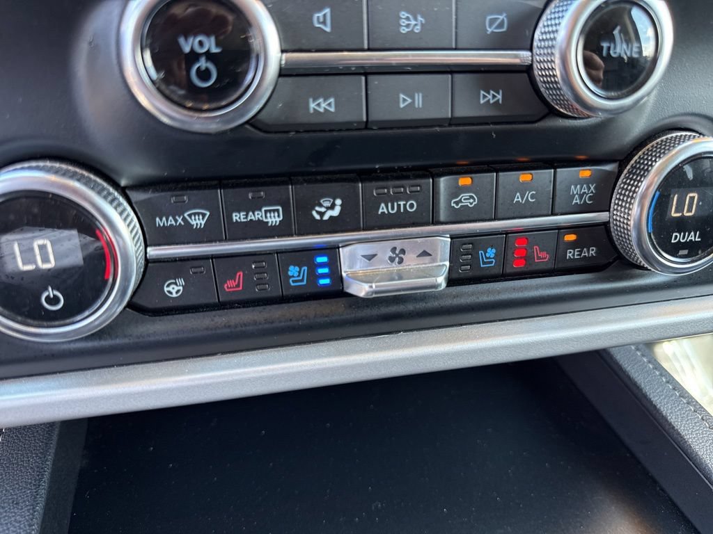 Used 2024 Ford Expedition XLT AWD/4WD image 6