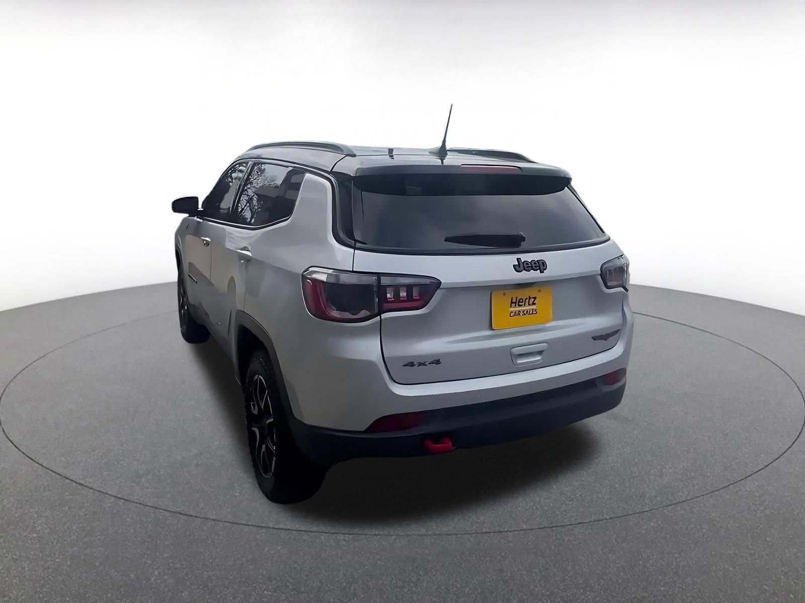 Used 2025 Jeep Compass Trailhawk AWD/4WD image 11
