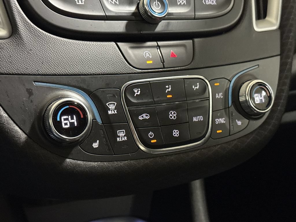 Used 2022 Chevrolet Malibu LT FWD image 16