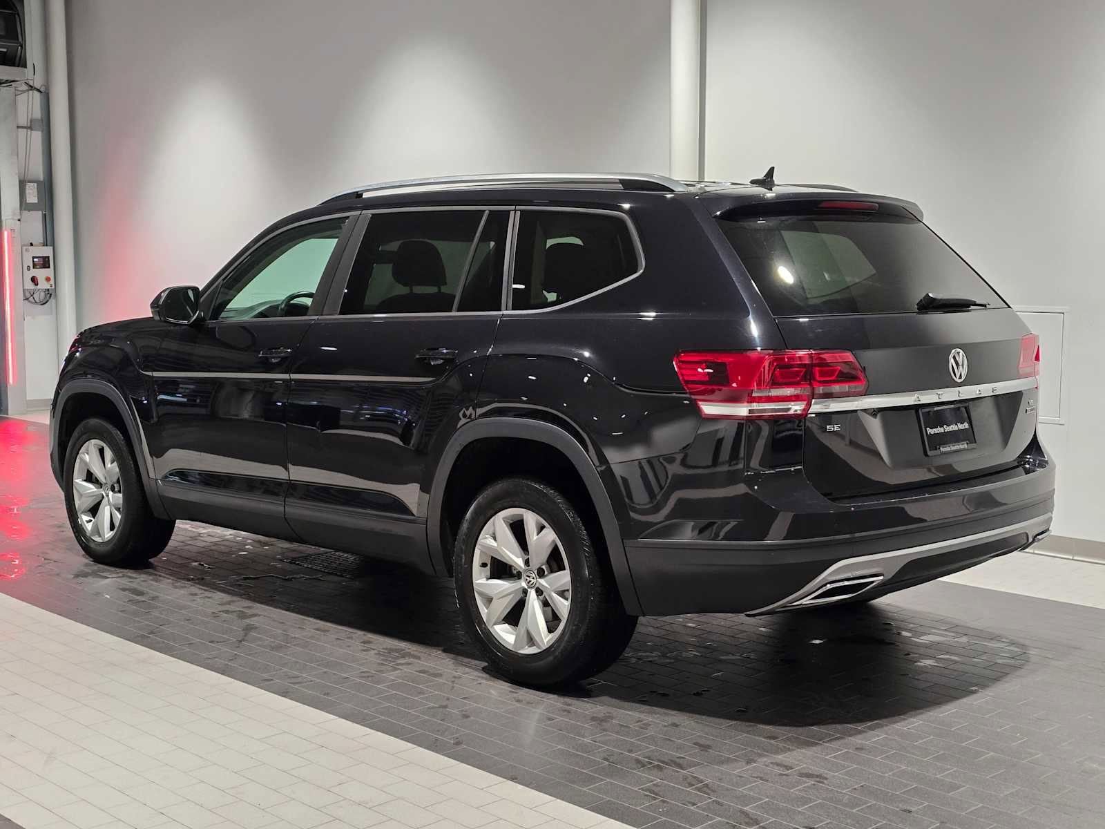 Used 2018 Volkswagen Atlas SE image 3