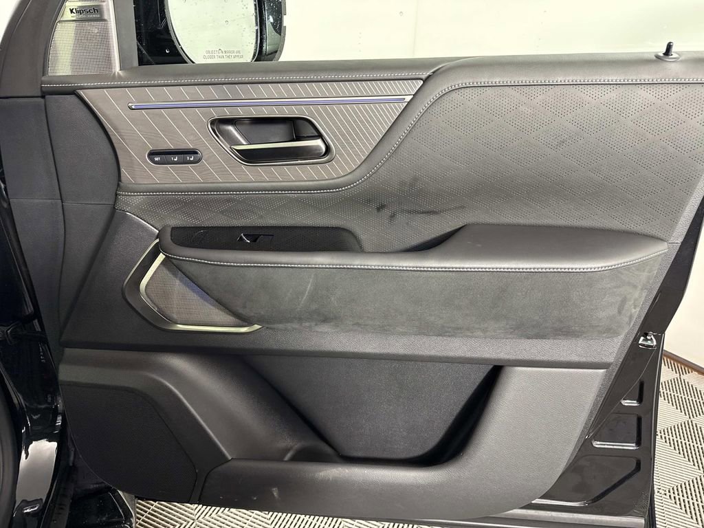 Certified 2025 INFINITI QX80 Autograph w/ Autograph Exterior Package image 39