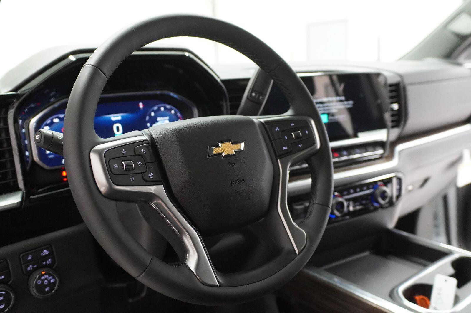 New 2026 Chevrolet Silverado 2500 LT w/ Z71 Chrome Sport Edition AWD/4WD image 7
