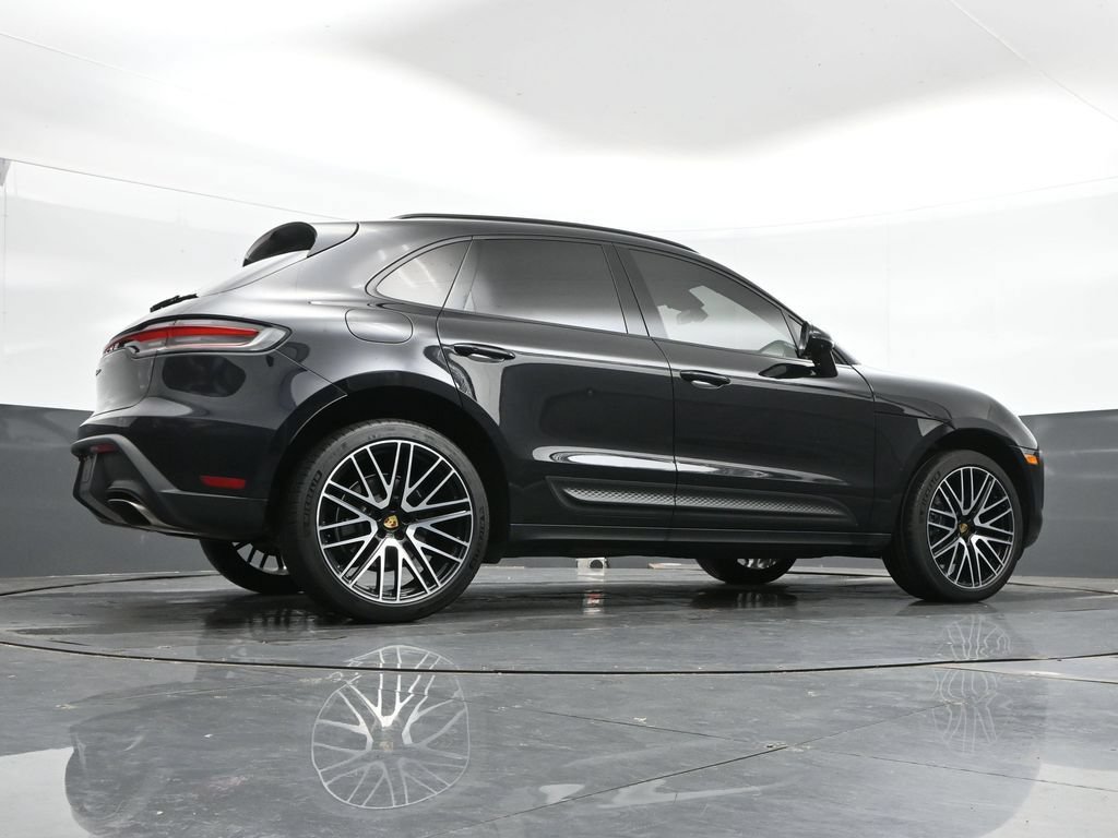 Used 2022 Porsche Macan AWD/4WD image 39