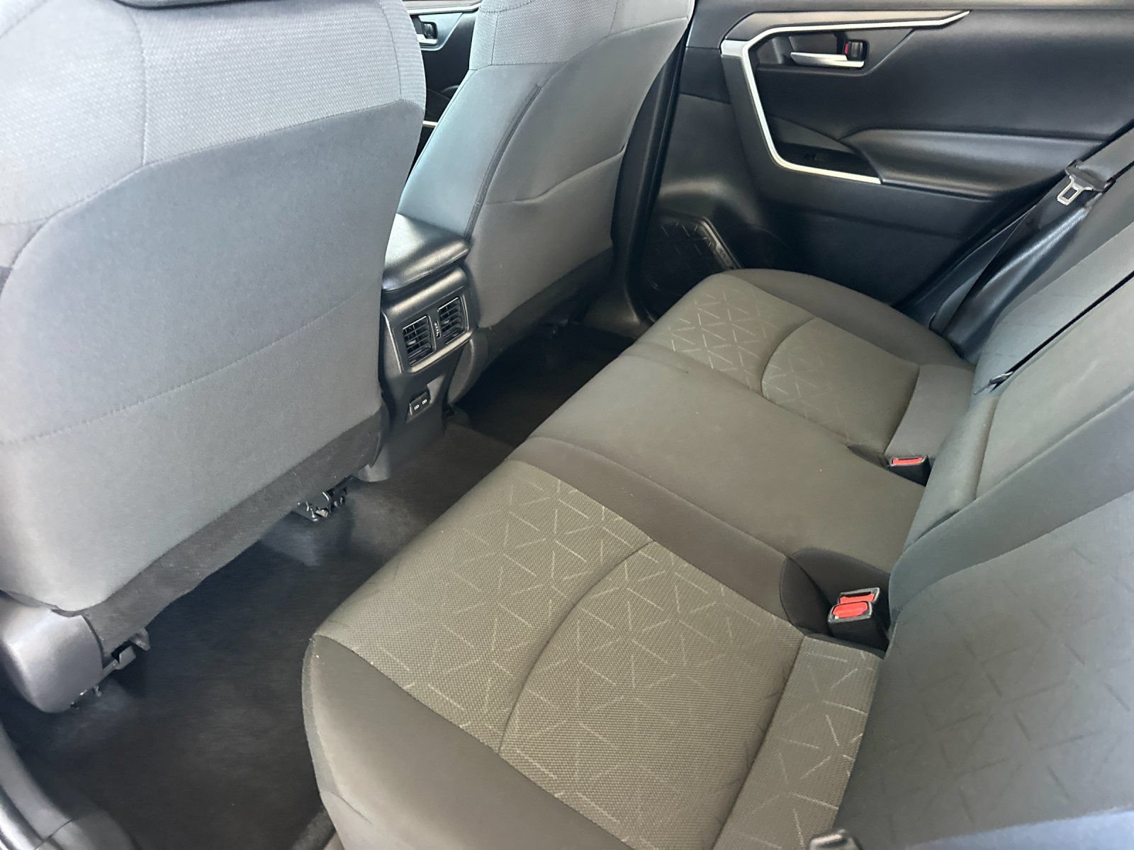 Used 2024 Toyota RAV4 XLE FWD image 11