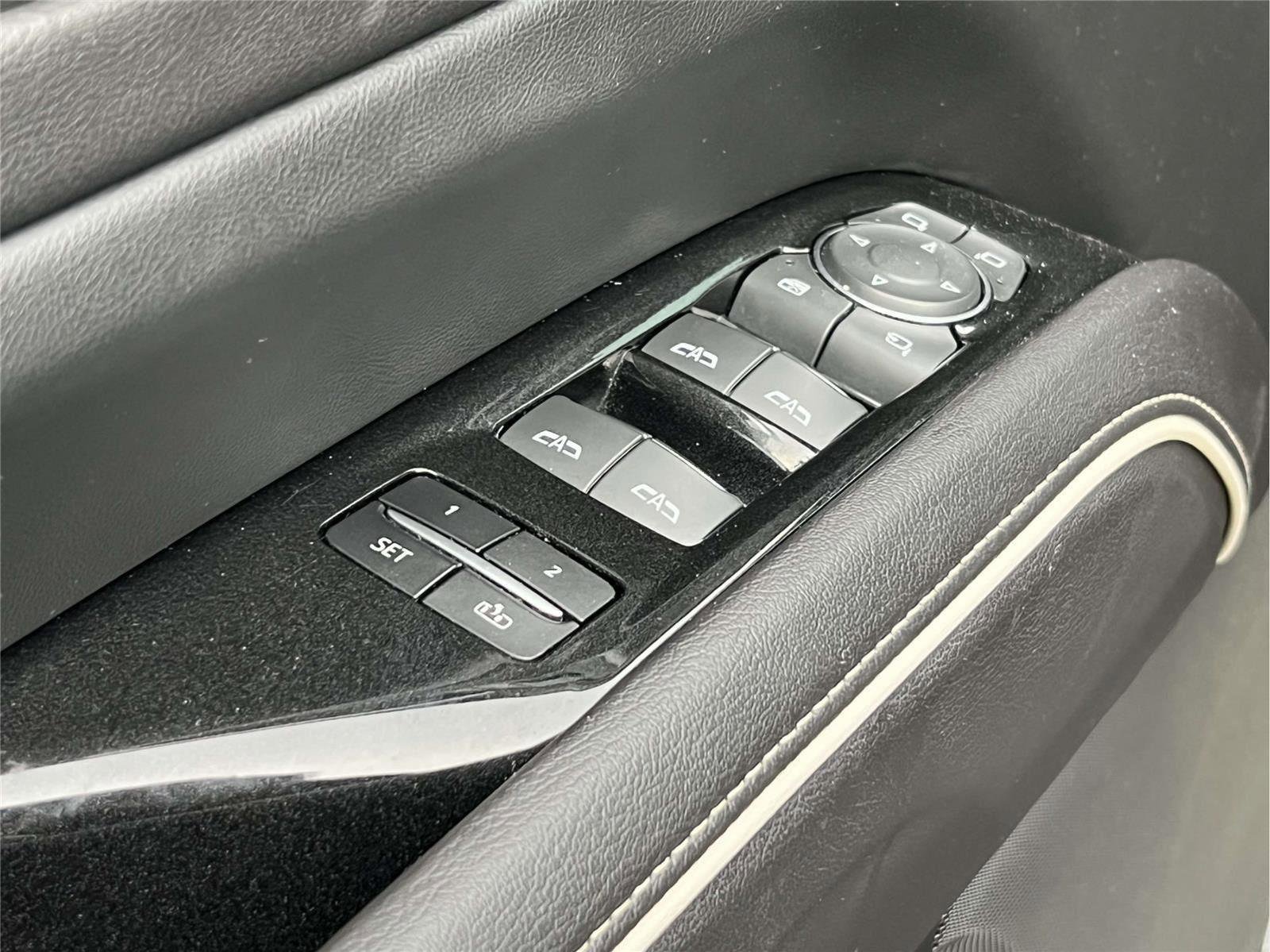 Used 2022 Cadillac Escalade ESV Sport image 17