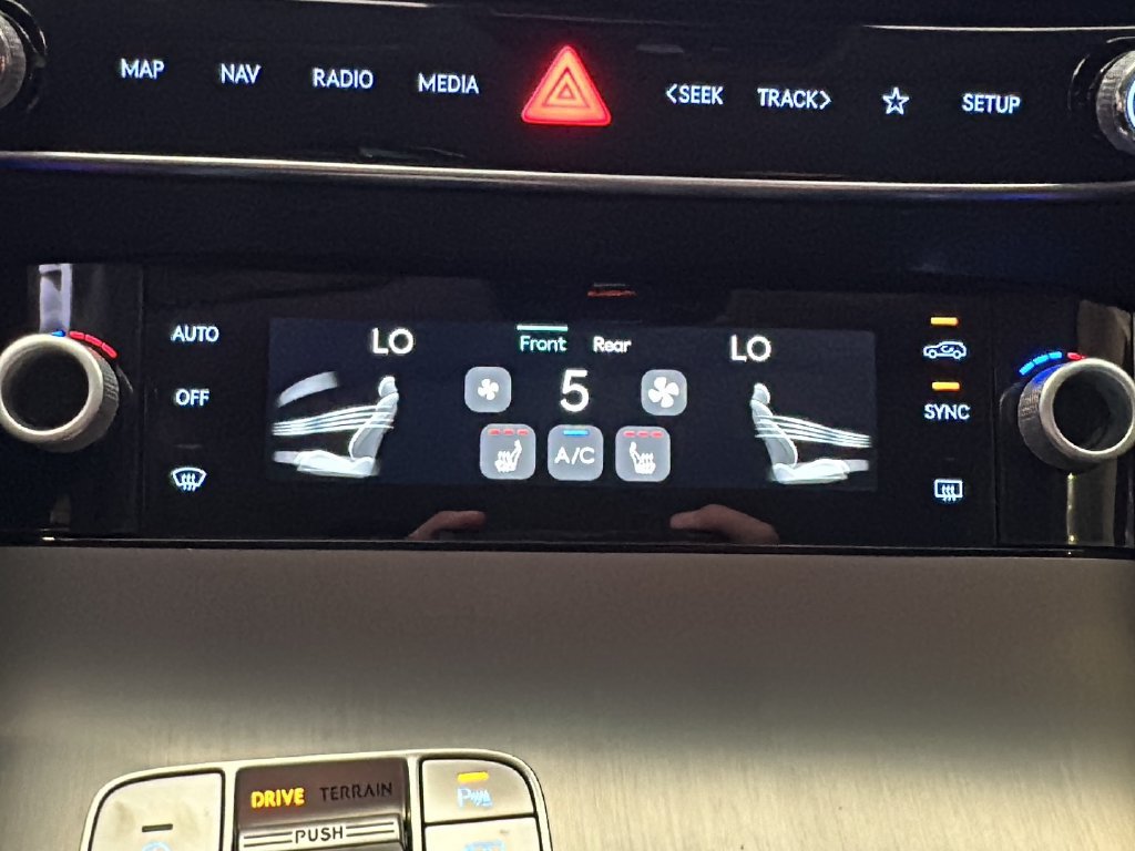 Certified 2026 Genesis GV70 2.5T Select AWD/4WD image 26
