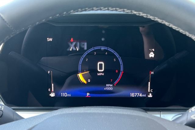 Used 2025 Chevrolet Trax LT w/ LT Convenience Package image 31