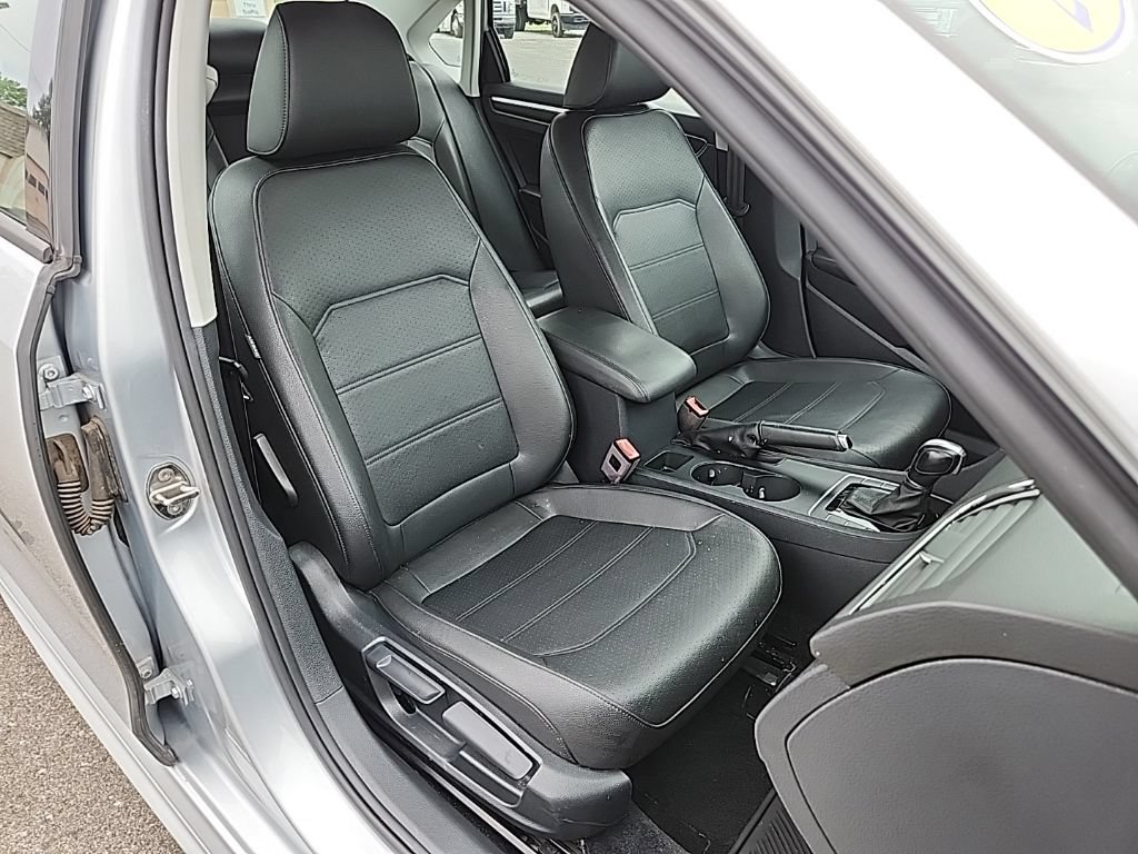 Used 2018 Volkswagen Passat 2.0T R-Line FWD image 31