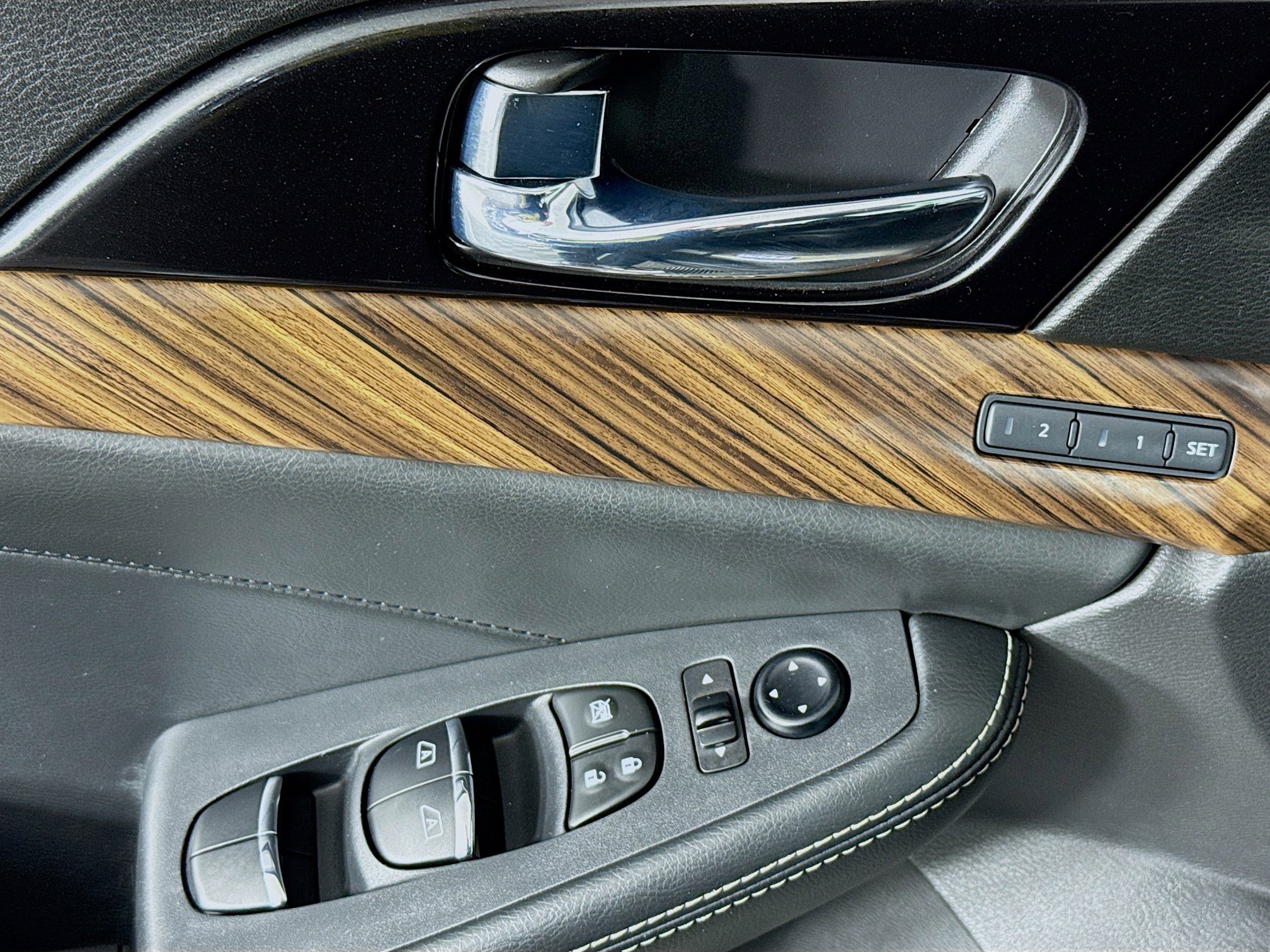 Used 2016 Nissan Maxima Platinum image 23