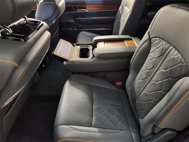 Used 2024 Jeep Grand Wagoneer Series III image 30