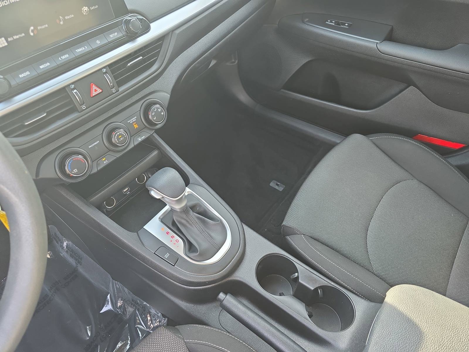Used 2023 Kia Forte LXS image 27