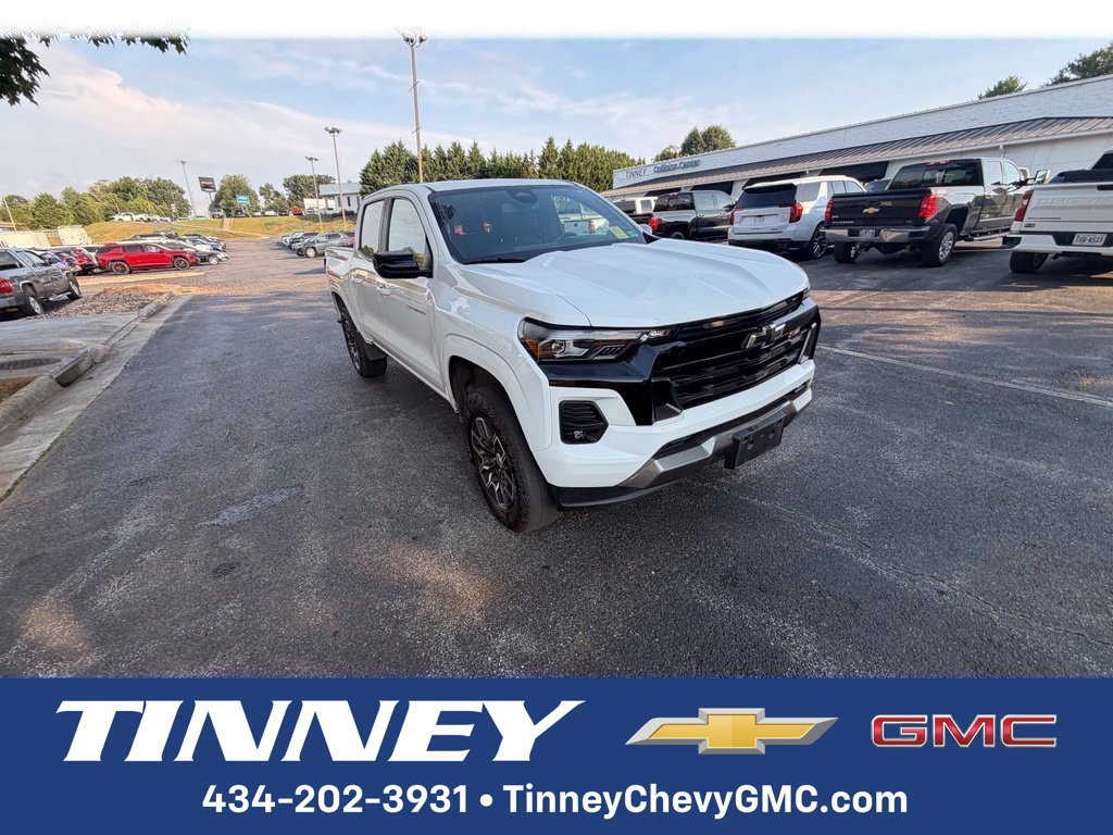 Used 2024 Chevrolet Colorado Z71 w/ Z71 Convenience Package 2 AWD/4WD image 1