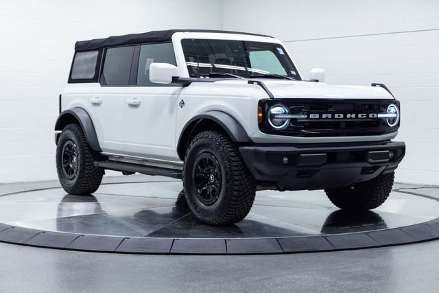 Used 2023 Ford Bronco Outer Banks image 4
