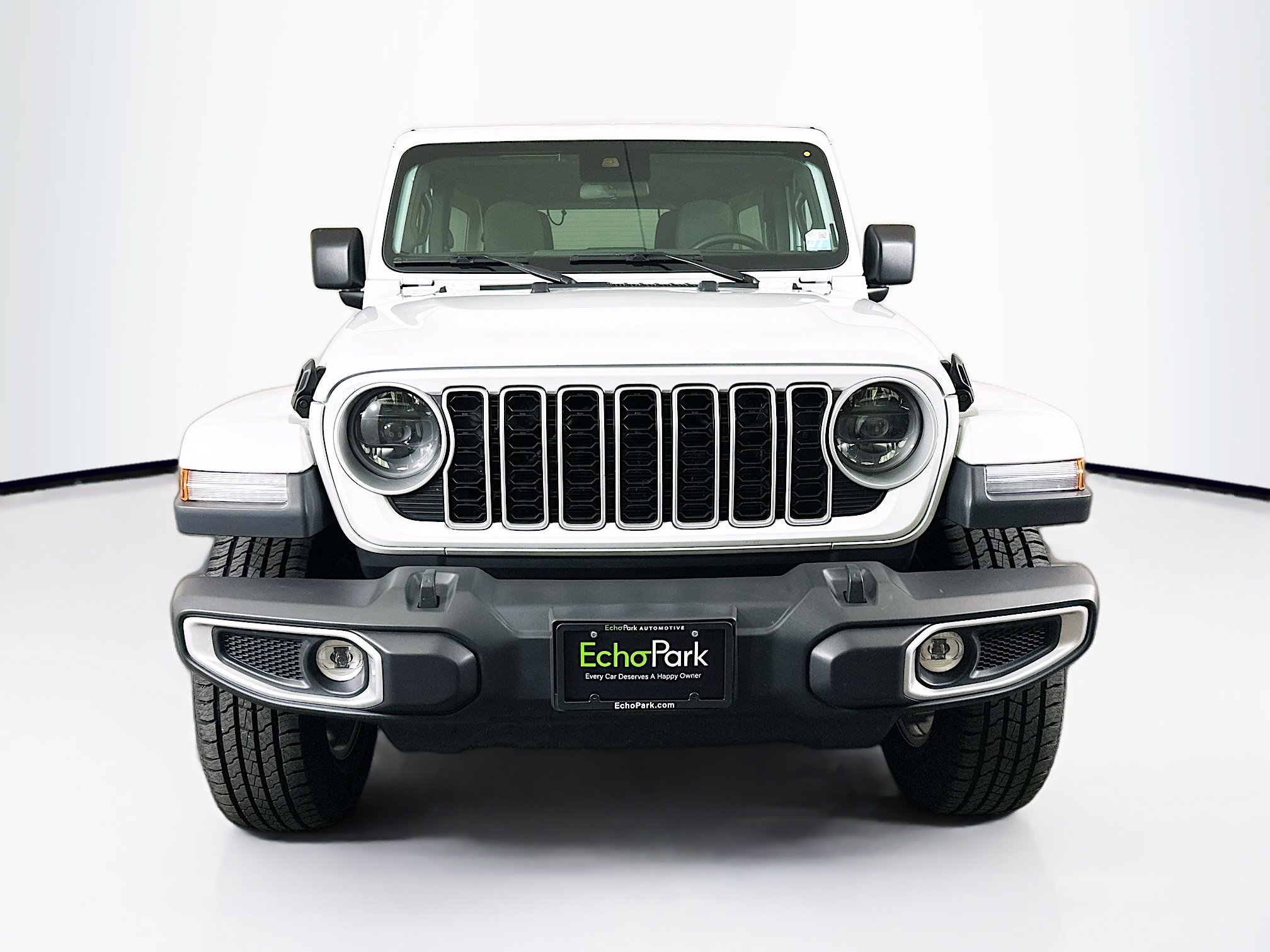 Used 2025 Jeep Wrangler Unlimited Sahara AWD/4WD image 2