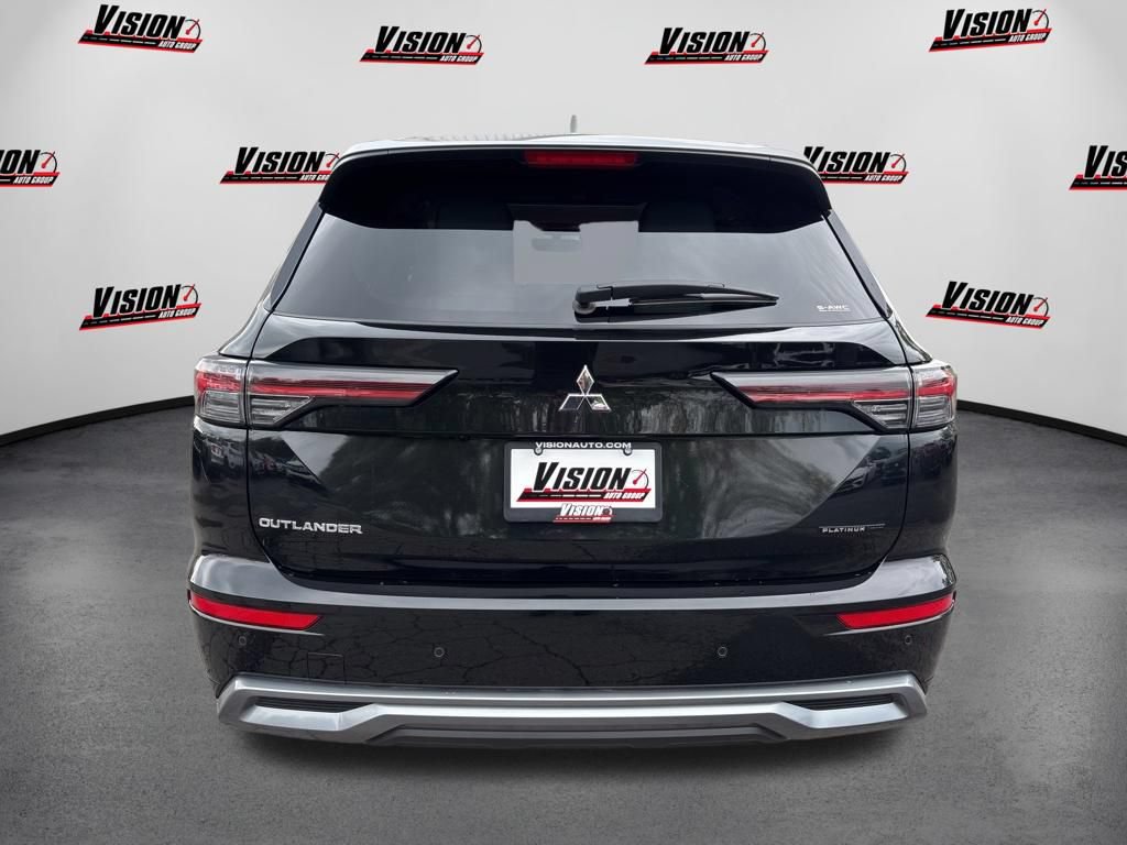 Used 2025 Mitsubishi Outlander AWD image 5