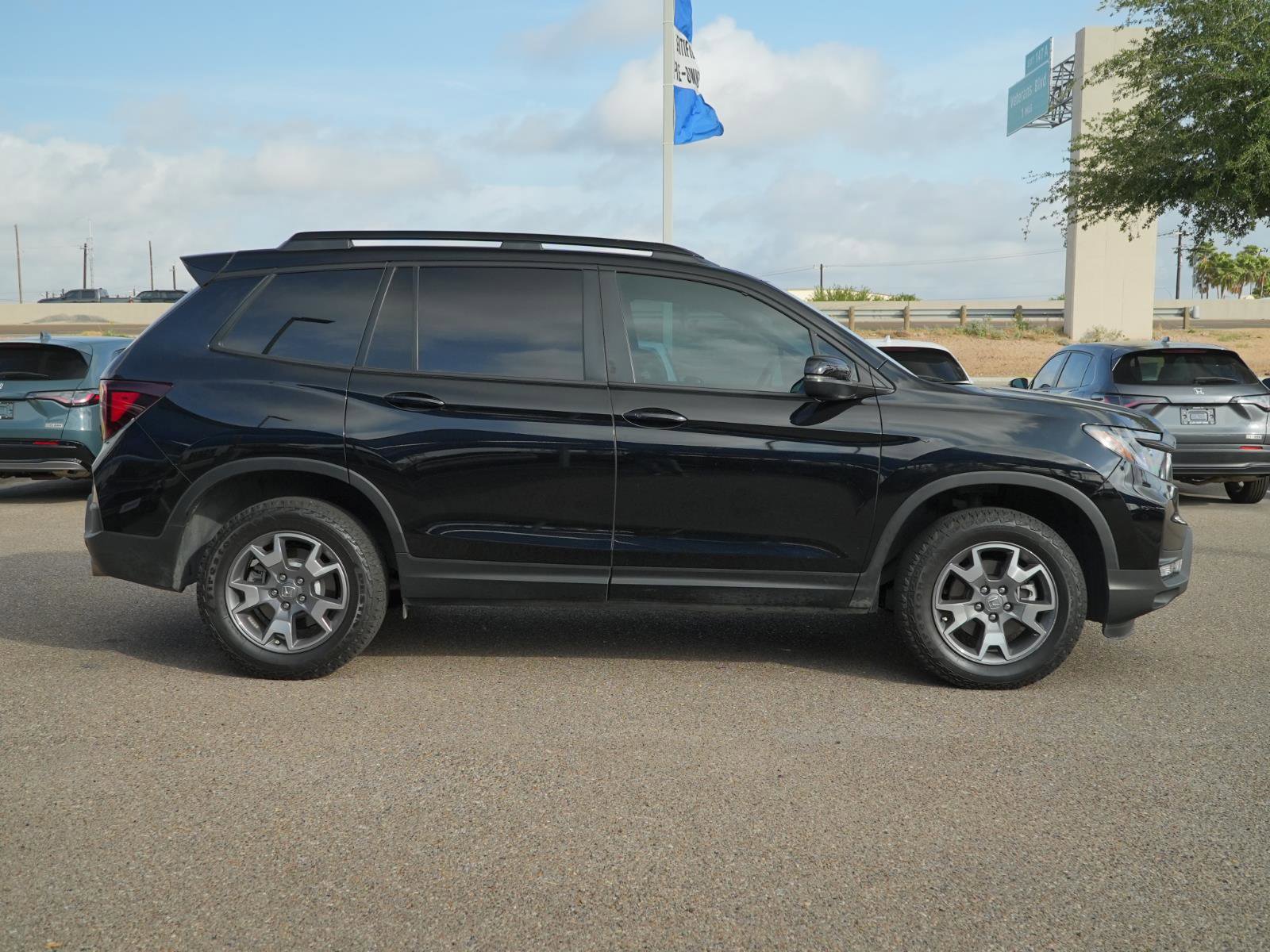 Used 2023 Honda Passport TrailSport image 4