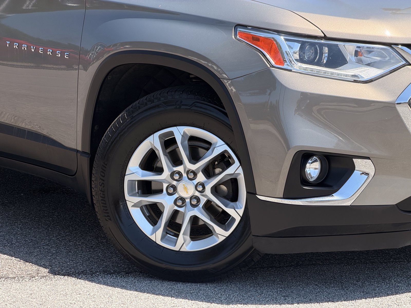 Used 2019 Chevrolet Traverse LT FWD image 3