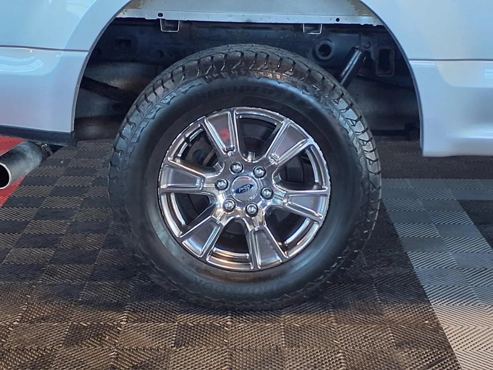 Used 2015 Ford F150 XLT w/ Equipment Group 301A Mid AWD/4WD image 9