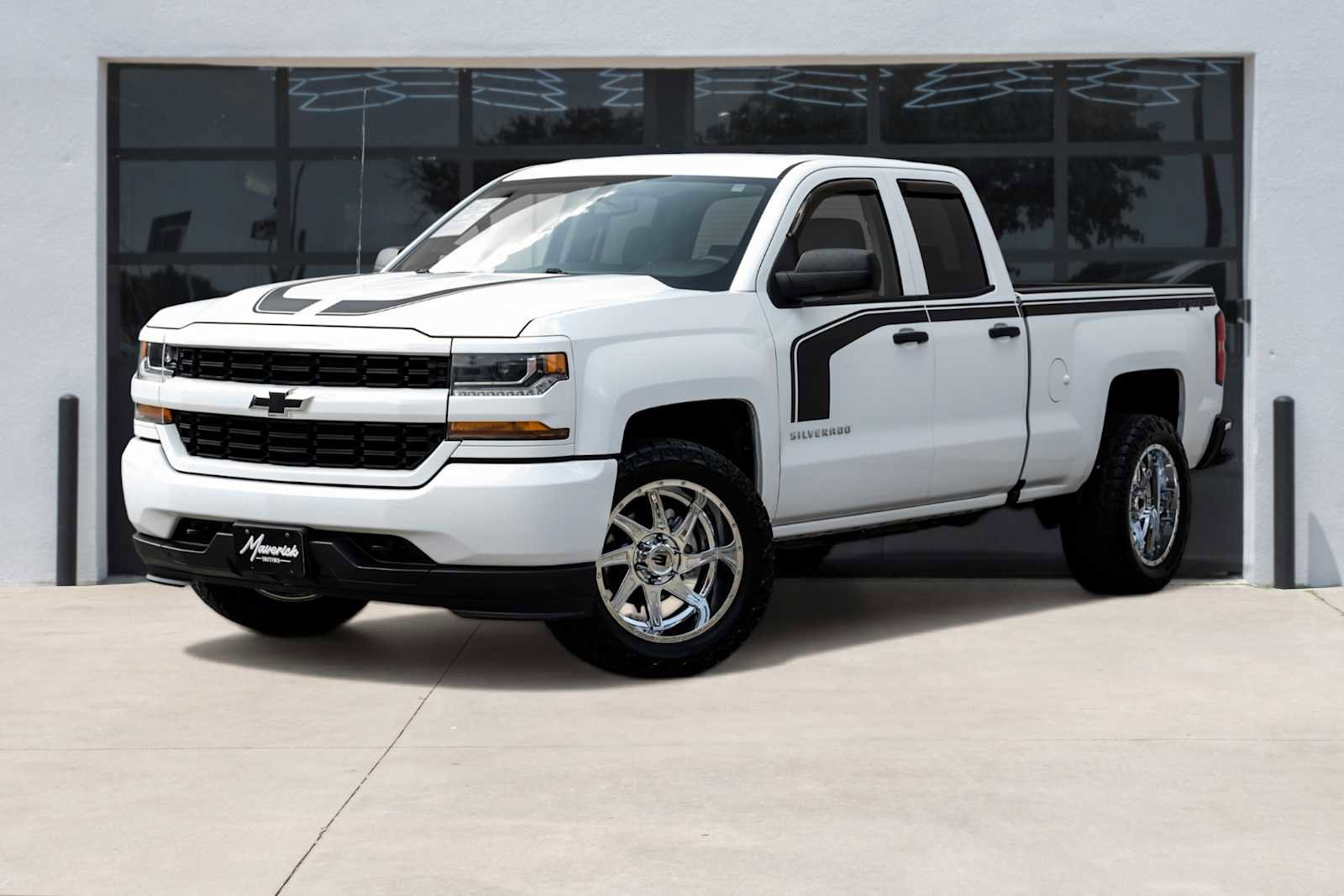 Used 2017 Chevrolet Silverado 1500 Custom w/ Rally 1 Edition AWD/4WD image 1