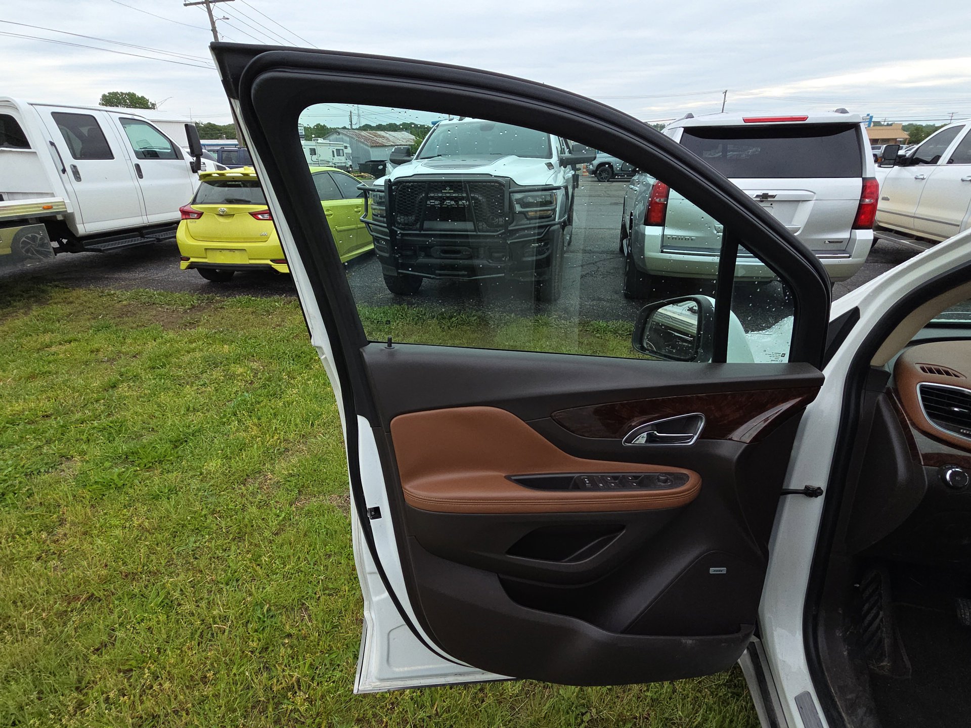 Used 2014 Buick Encore Premium FWD image 7