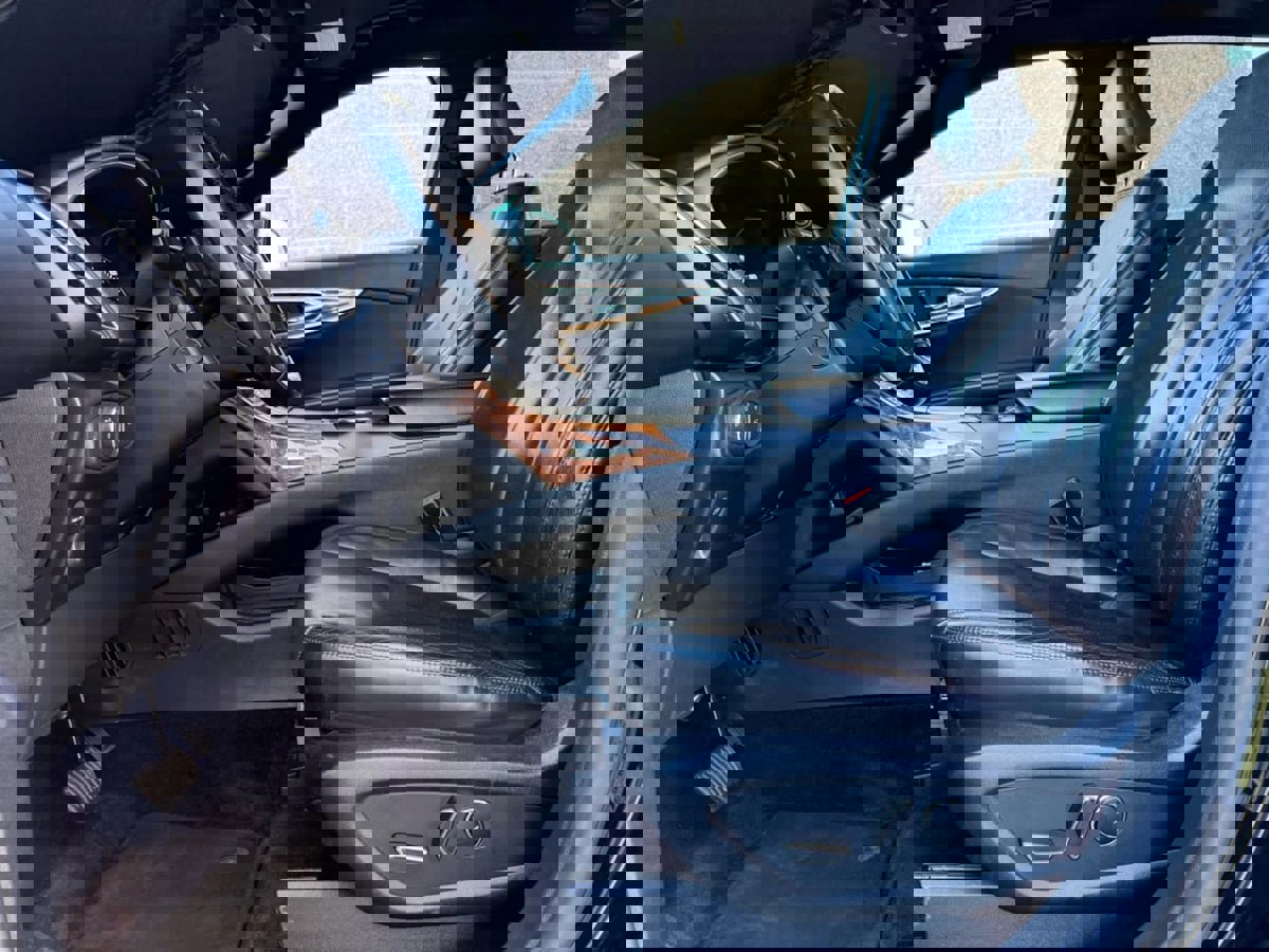 Used 2016 Lincoln MKX Reserve w/ Technology Package image 36