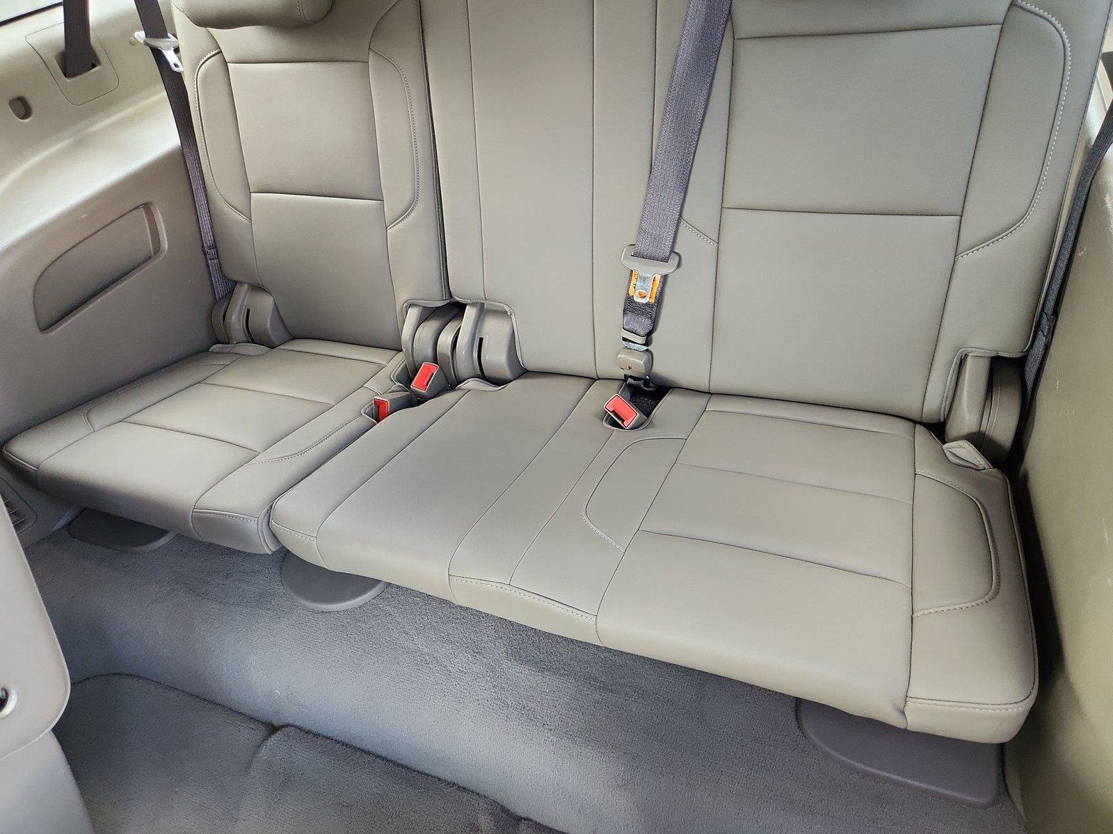 Used 2019 Chevrolet Suburban LT RWD image 36