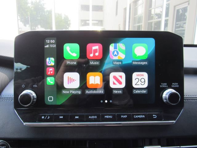 Used 2023 Mitsubishi Outlander SE image 11