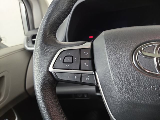 Used 2024 Toyota Sienna XLE image 24