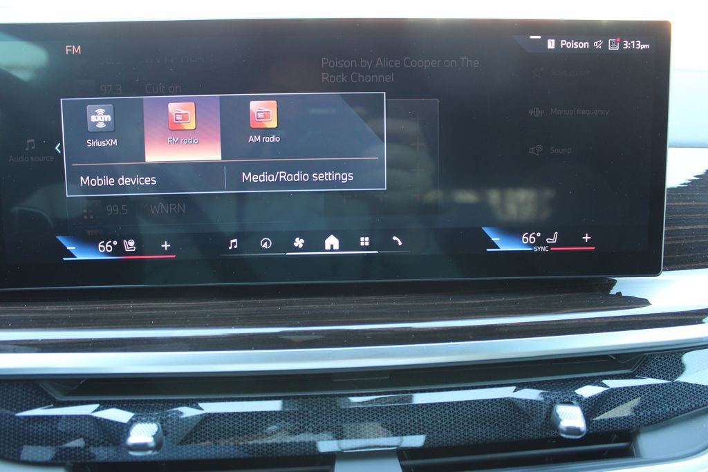 Used 2024 BMW X5 xDrive40i w/ Premium Package image 17