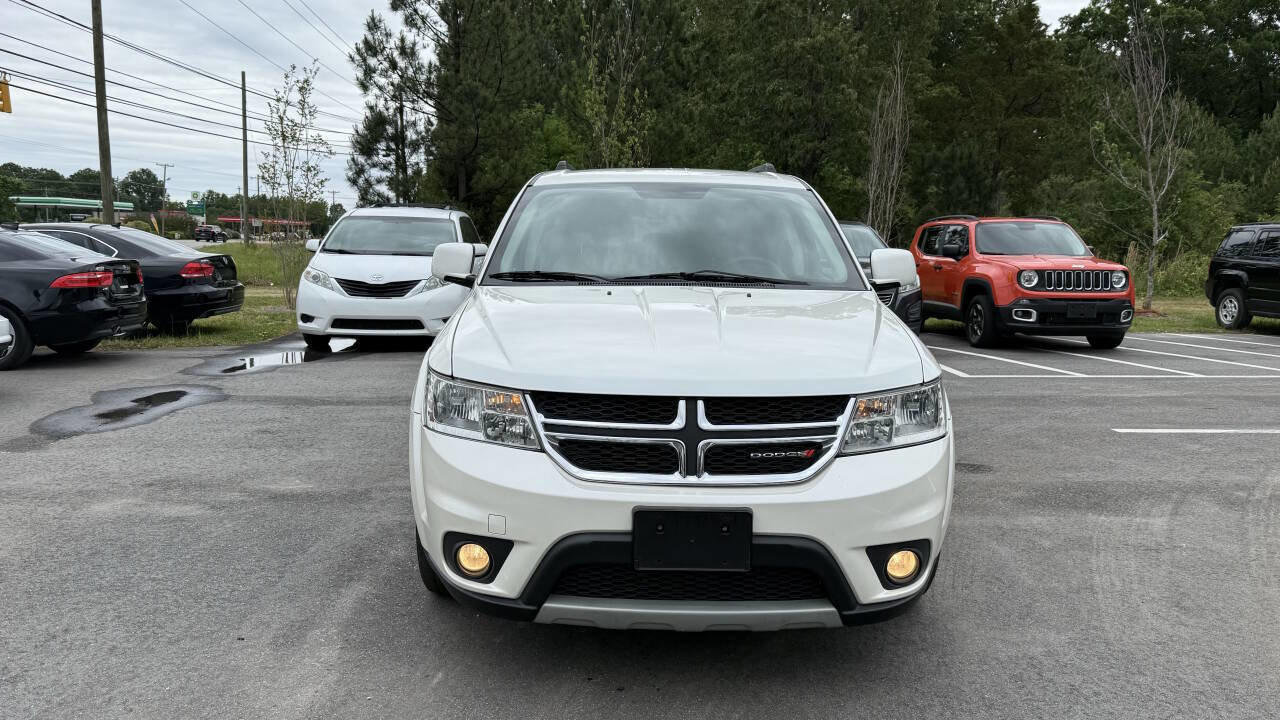 Used 2018 Dodge Journey SXT FWD image 2