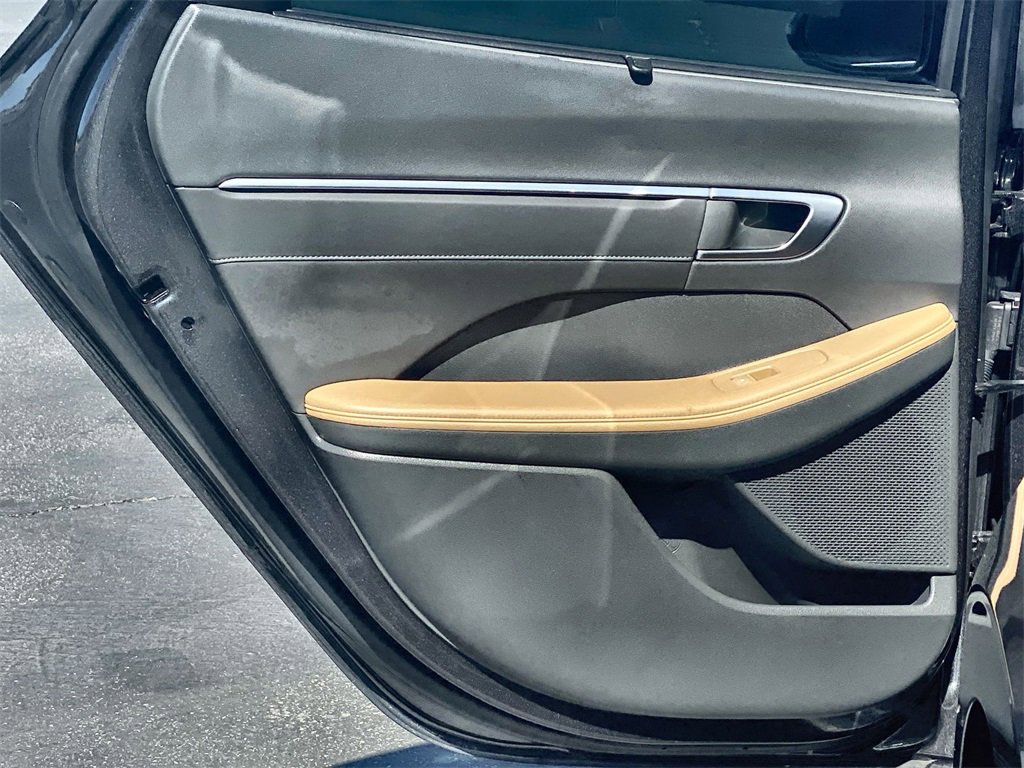 Used 2023 Hyundai Sonata Limited image 26