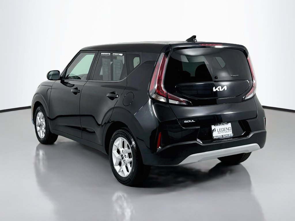 Used 2023 Kia Soul LX w/ LX Technology Package FWD image 8