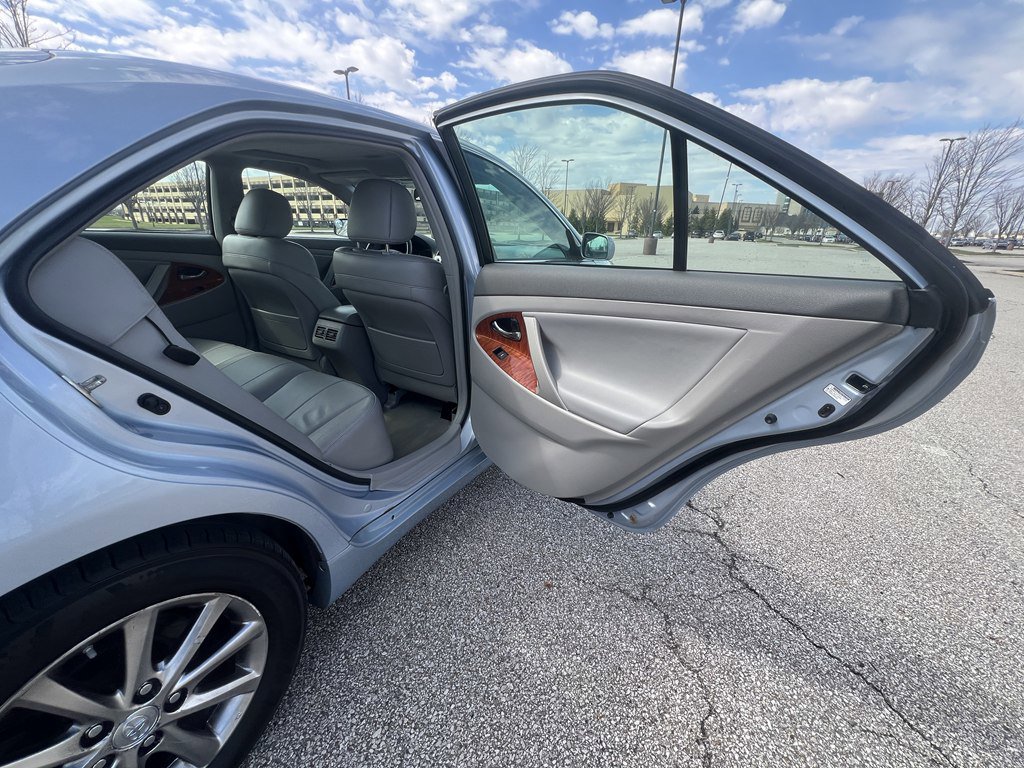 Used 2010 Toyota Camry Hybrid image 12