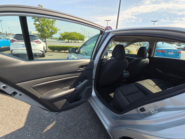 Used 2023 Nissan Altima 2.5 SV image 17