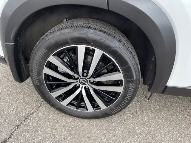 Used 2025 Nissan Pathfinder Platinum w/ Cargo Package image 44