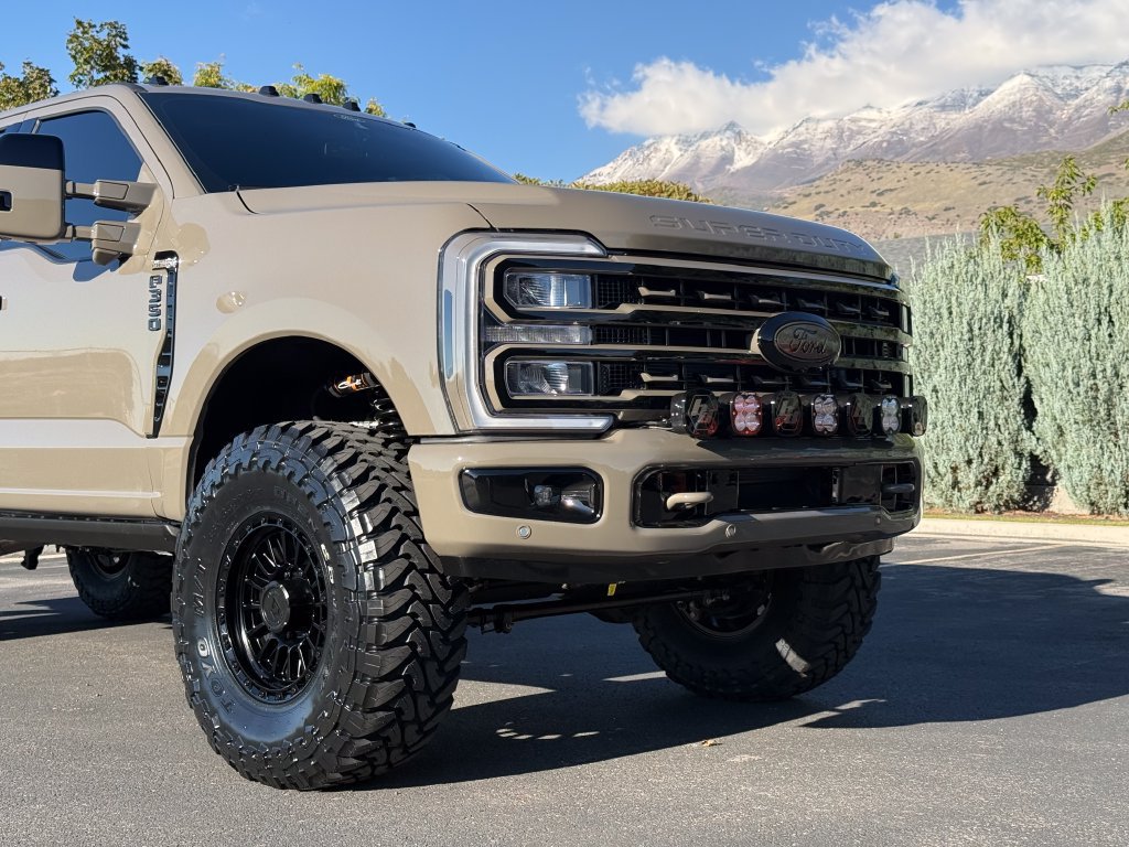 Used 2027 Ford F350 King Ranch w/ Tremor Off-Road Package AWD/4WD image 19