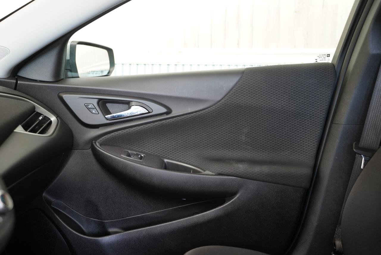 Used 2025 Chevrolet Malibu LT image 32