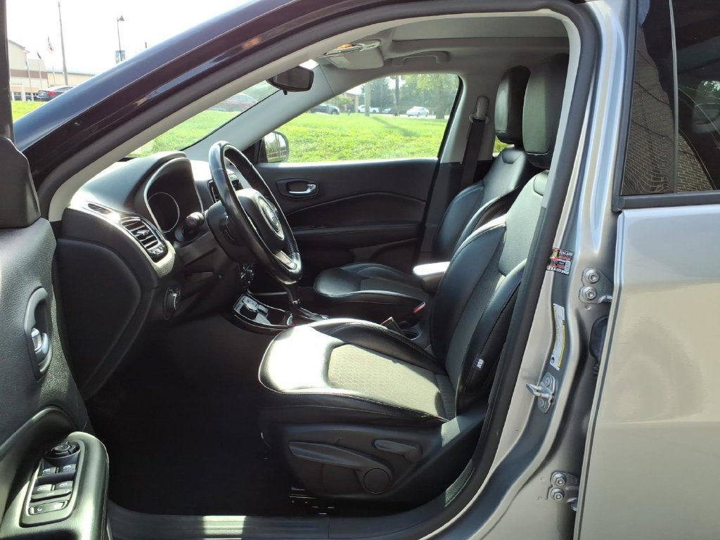 Used 2019 Jeep Compass Latitude AWD/4WD image 13