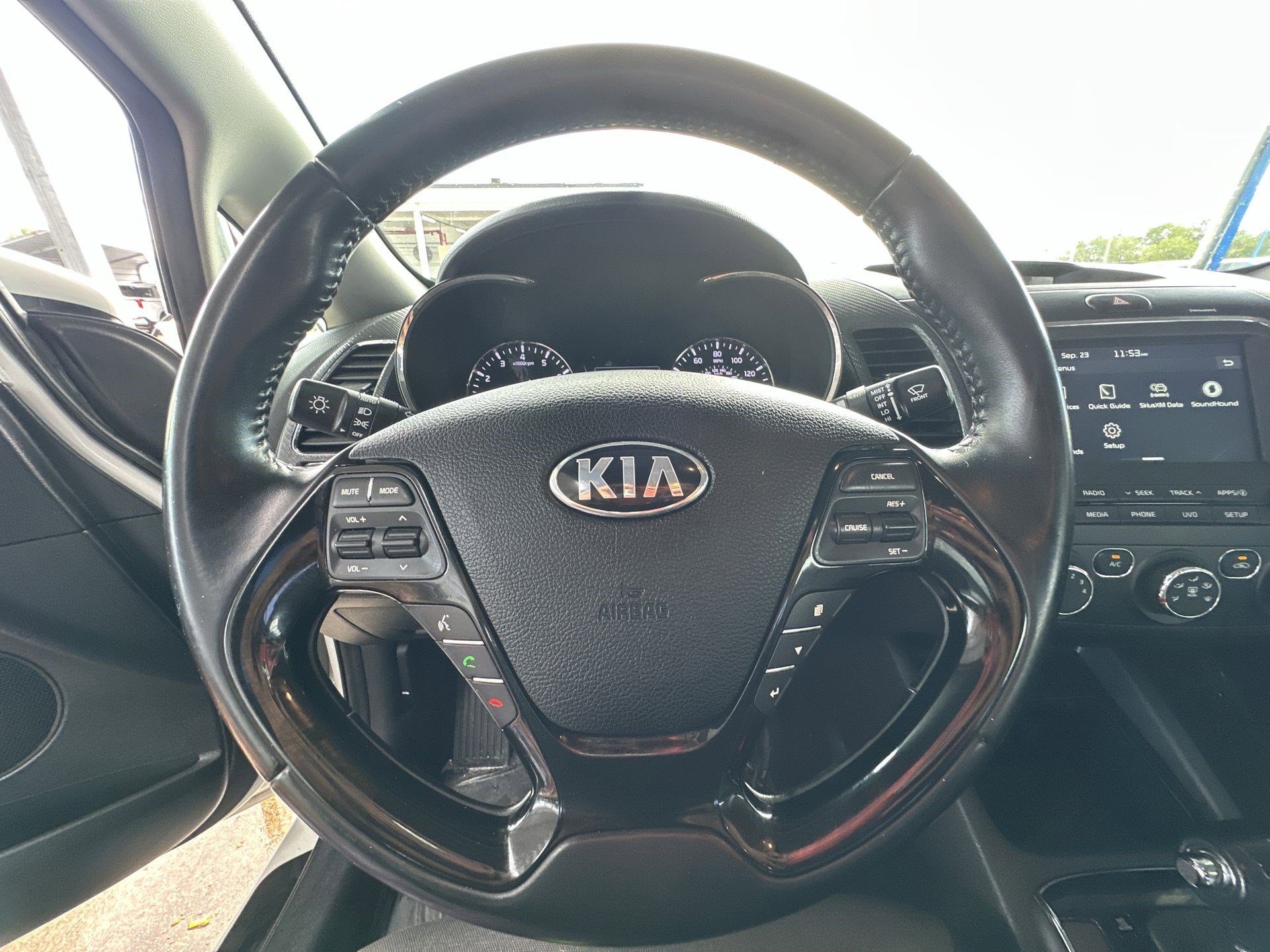 Certified 2017 Kia Forte S w/ S Technology Package image 11