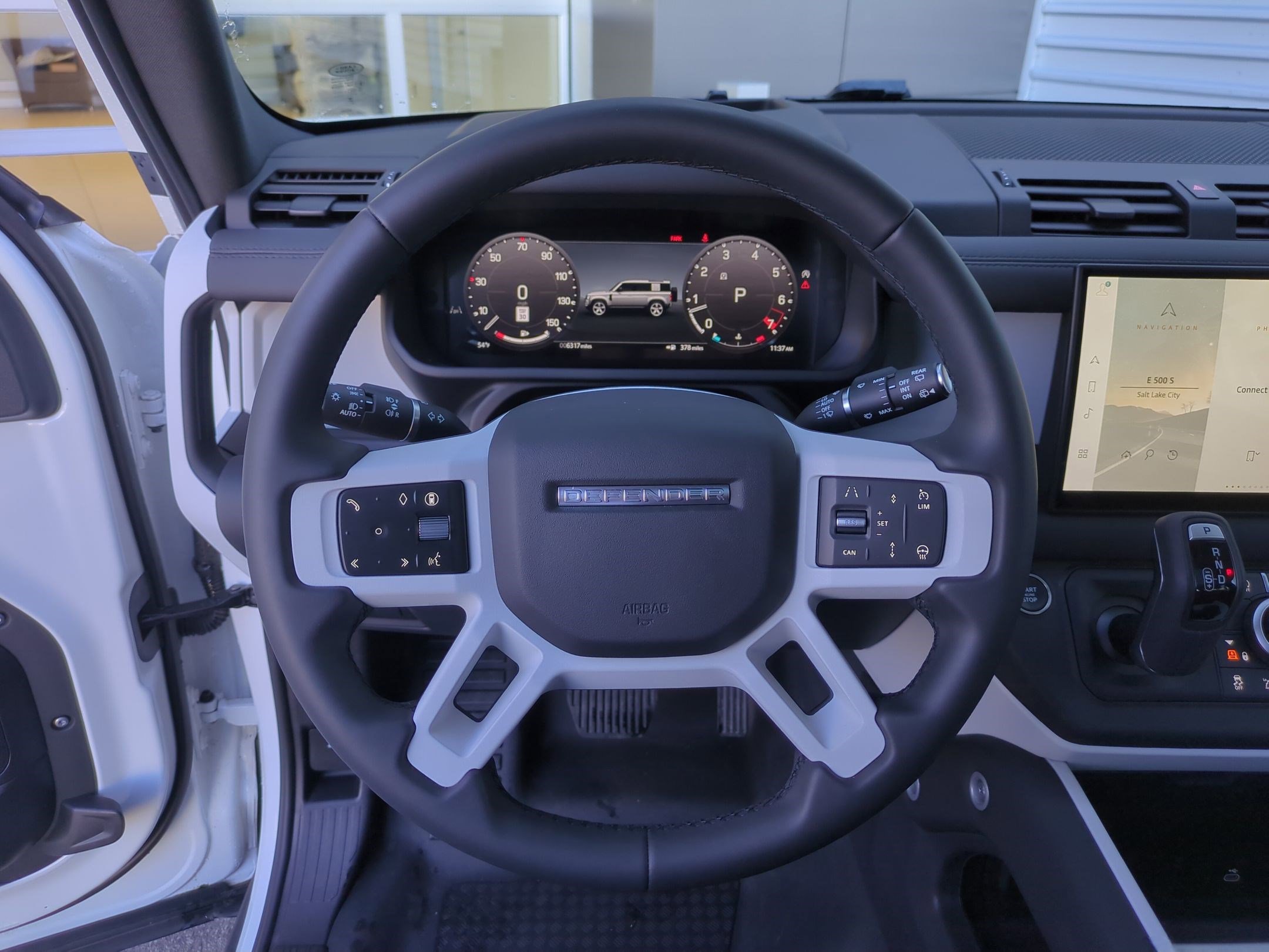 Used 2025 Land Rover Defender 110 S AWD/4WD image 15
