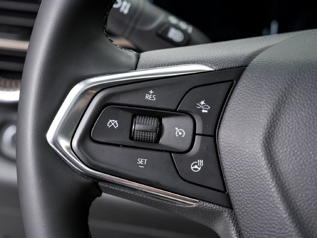 Used 2025 Chevrolet Trax ACTIV w/ Sunroof Package FWD image 14