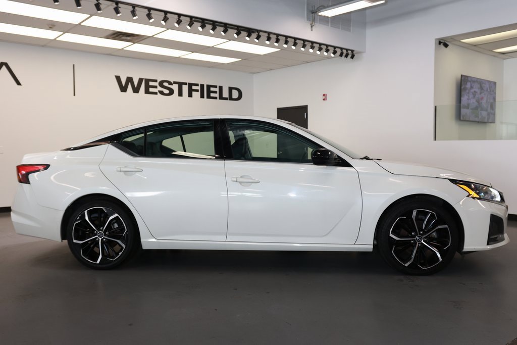 Used 2023 Nissan Altima 2.5 SR image 8