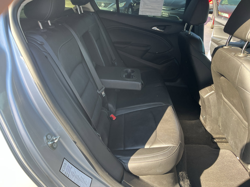 Used 2018 Chevrolet Cruze Premier FWD image 32