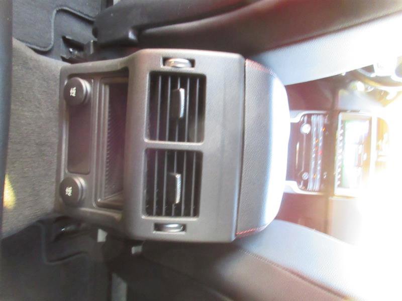 Used 2019 Jaguar XE Landmark Edition image 25