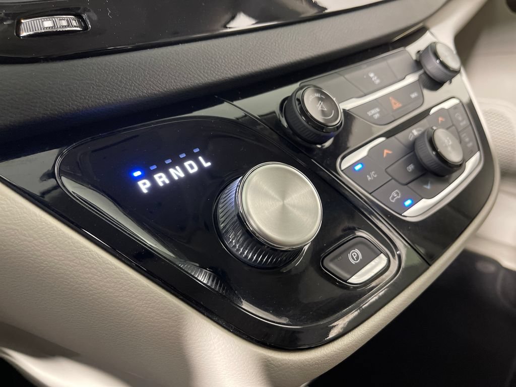 Used 2017 Chrysler Pacifica LX FWD image 24